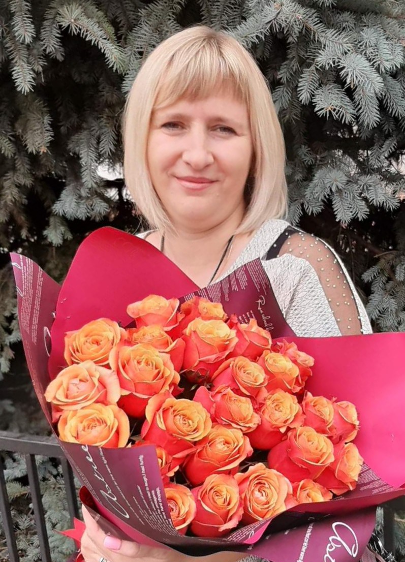 Заместитель заведующего Новикова Елена Петровна.